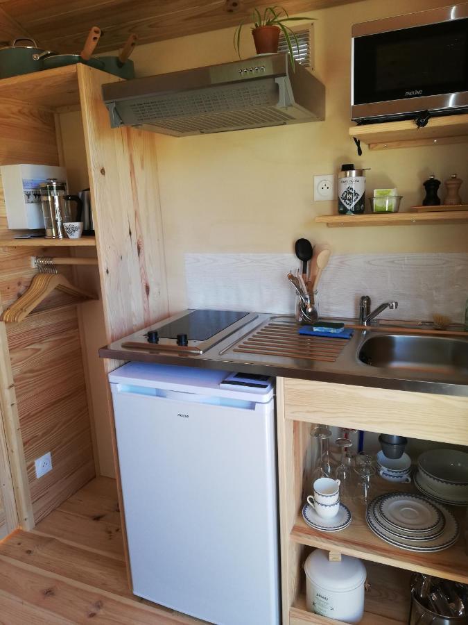 La Roulotte Du Herdal Profondeville Bagian luar foto